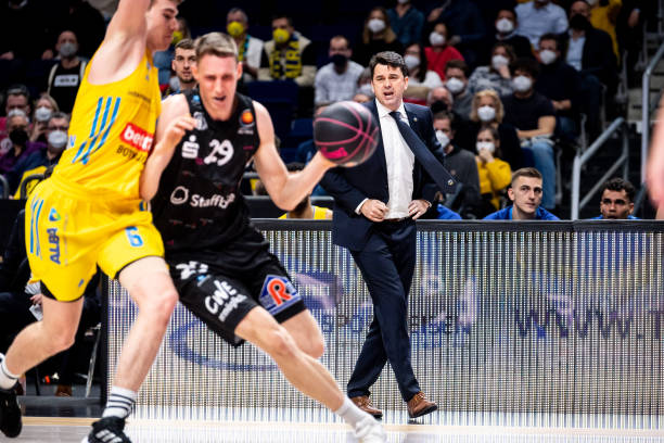 温的背景下 温的背景下