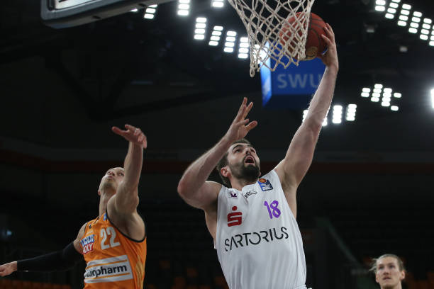 盛李豪和朱 盛李豪和朱