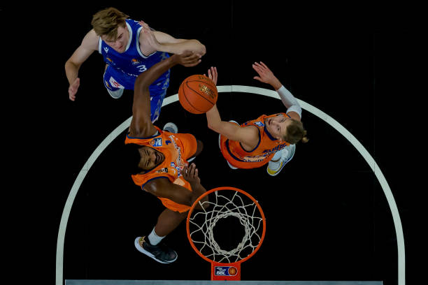 不只是为朋 不只是为朋